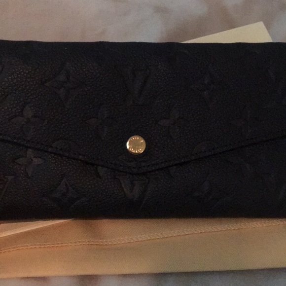Authentic Louis Vuitton empereinte wallet - Picture 1 of 7